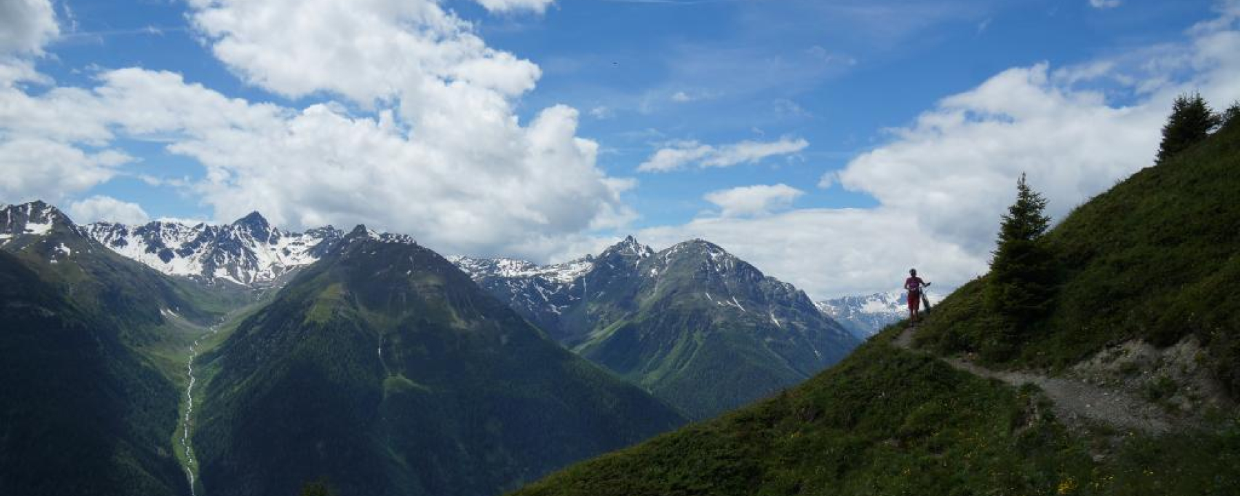 Blick von der Alp Murtera Dadoura Richtung Guarda
