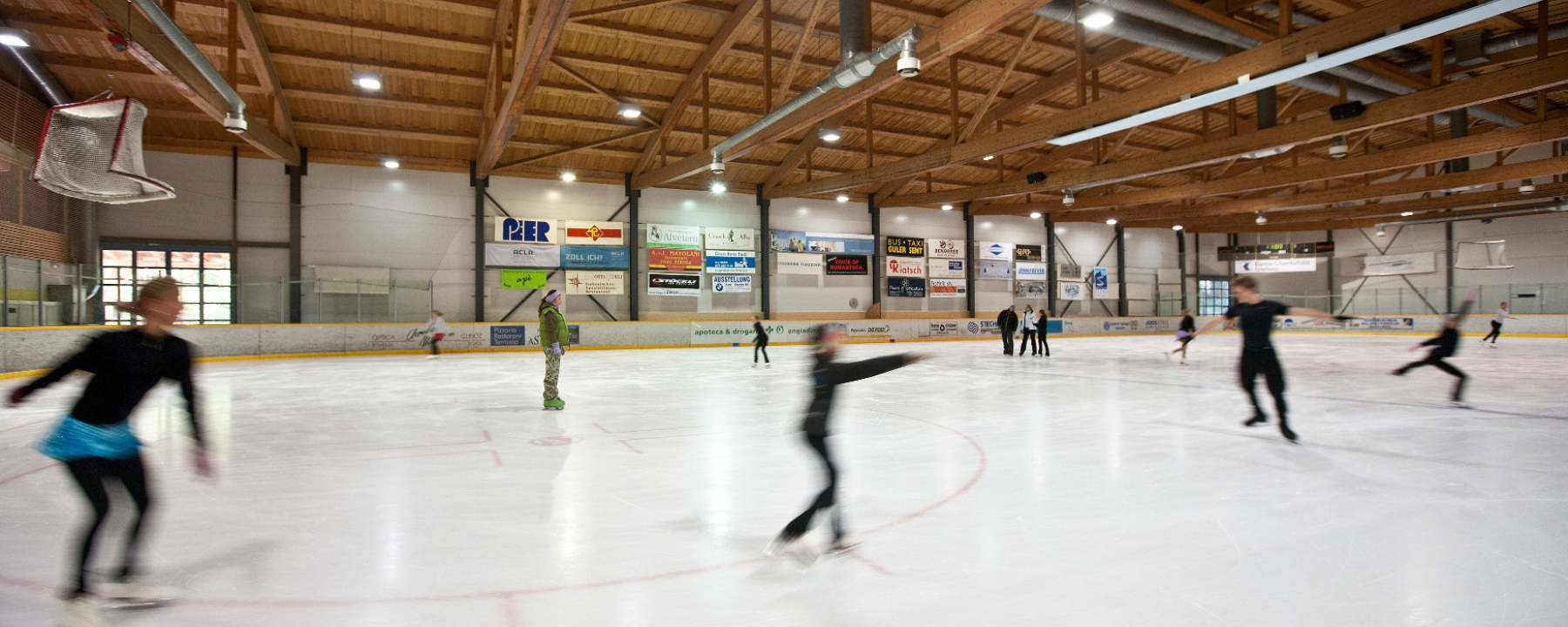 Die Eishalle in Gurlaina