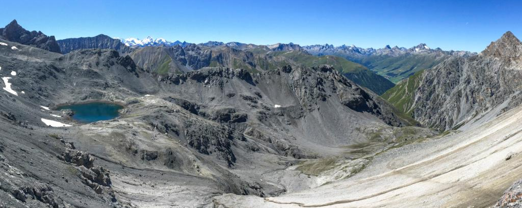 Die Fuorcla Val Sassa bietet einen wunderbaren Blick zum Lai da Müschauns und zur Berninagruppe.