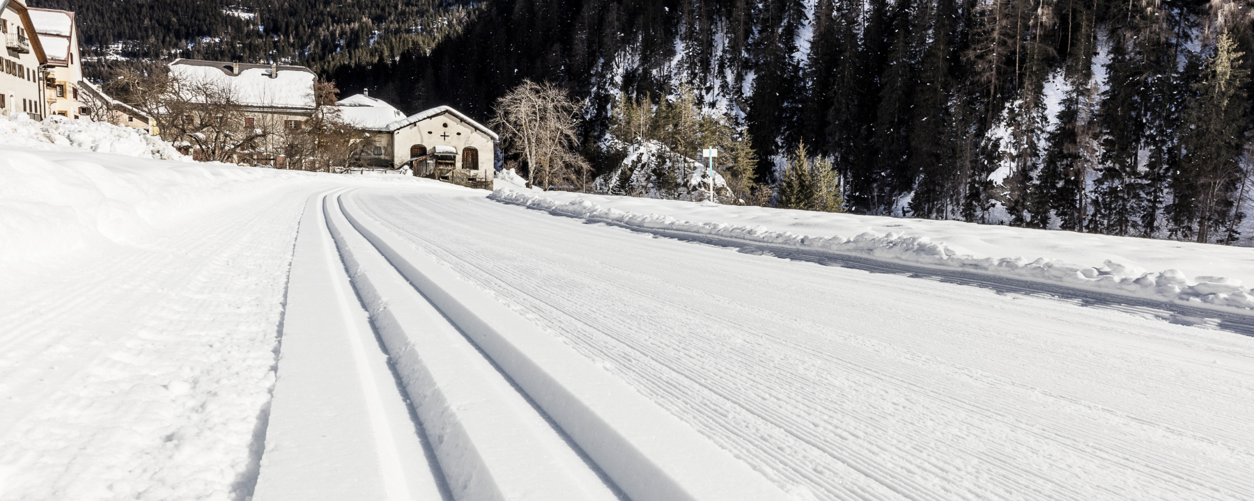 Langlaufen auf der Loipe Scuol-Martina.