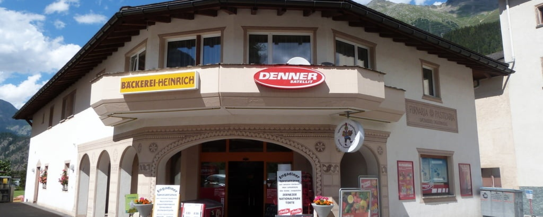 Denner und Bäckerei Heinrich in Zernez