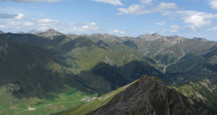 Piz Motnair, Aussicht auf Samnaun-Laret, Alp Bella, Zanderstal Piz Motnair, Aussicht auf Samnaun-Laret, Alp Bella, Zanderstal