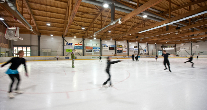 Die Eishalle in Gurlaina