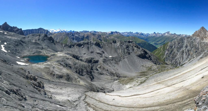 Die Fuorcla Val Sassa bietet einen wunderbaren Blick zum Lai da Müschauns und zur Berninagruppe. Die Fuorcla Val Sassa bietet einen wunderbaren Blick zum Lai da Müschauns und zur Berninagruppe.