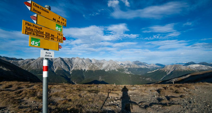 Der Murtersattel bietet einen wunderbaren Ausblick über das Ofenpassgebiet. Rechts der Munt la Schera.
