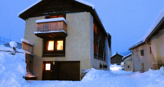 Chasa Tablà im Winter