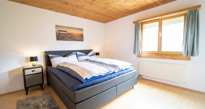 Schlafzimmer 1