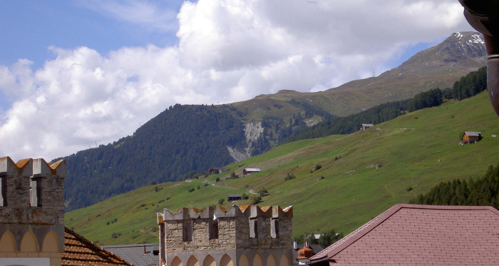 Aussicht nach Westen / Motta Naluns