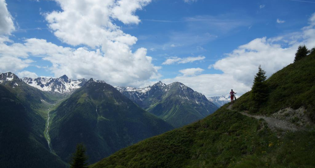 Blick von der Alp Murtera Dadoura Richtung Guarda Blick von der Alp Murtera Dadoura Richtung Guarda