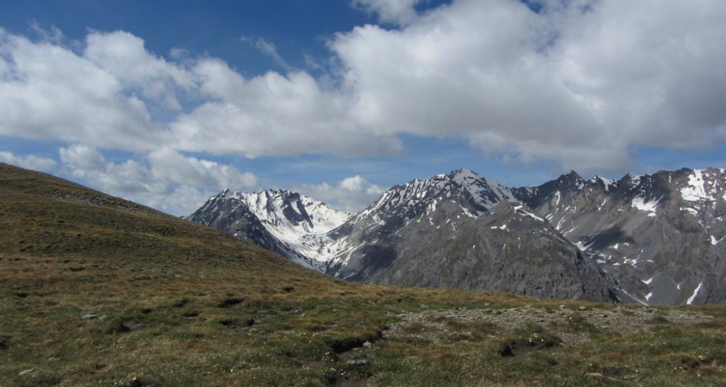 Blick vom Murter über das Val Cluozza in Richtung Piz Quattervals Blick vom Murter über das Val Cluozza in Richtung Piz Quattervals