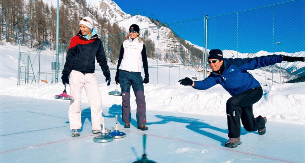 Eisstockfeld Sur En (oua_20638698_image) Eisstockfeld Sur En (oua_20638698_image)