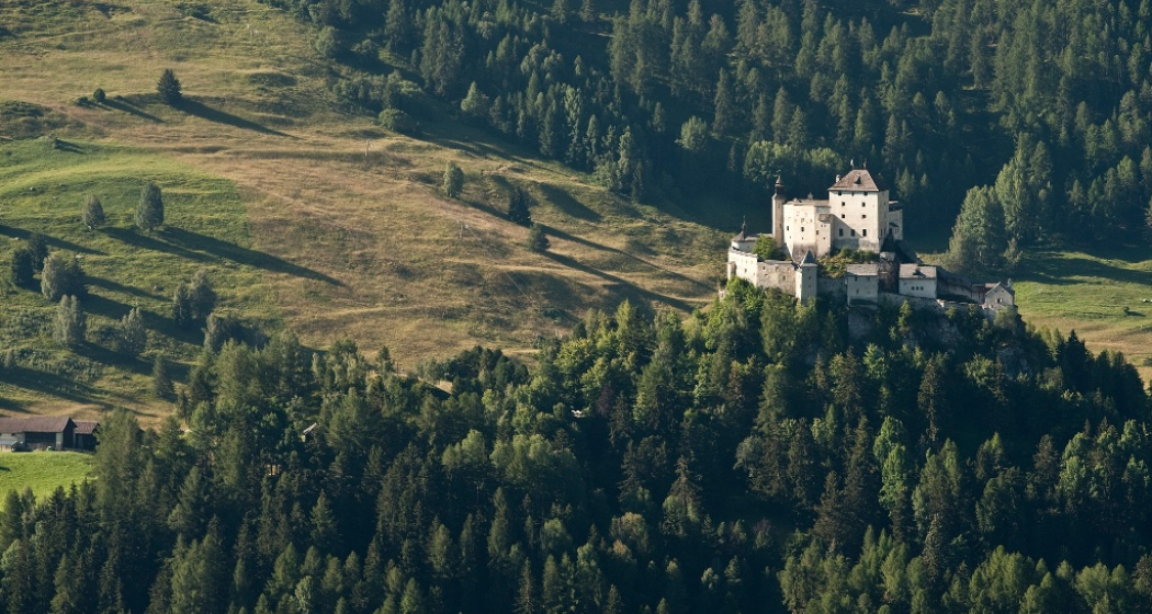Schloss Tarasp - Café Schleppun Schloss Tarasp - Café Schleppun