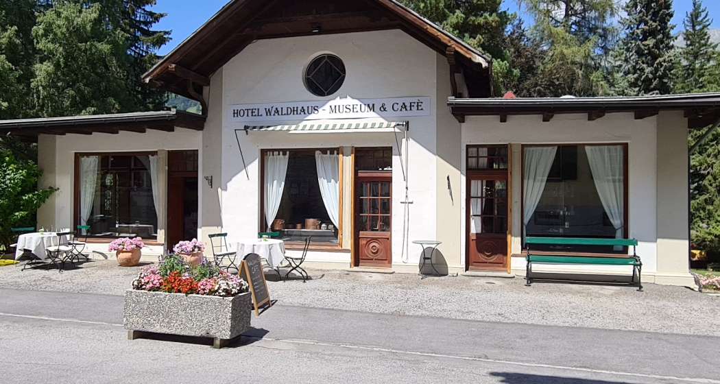 Hotel Waldhaus – Museum und Café Hotel Waldhaus – Museum und Café