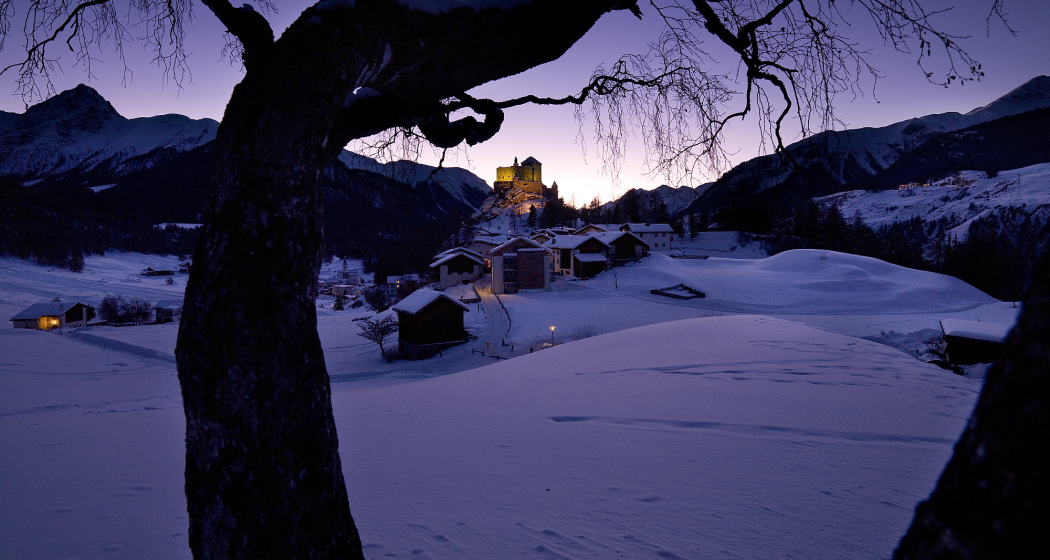 Schloss Tarasp im Winter Schloss Tarasp im Winter