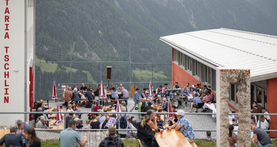 Ustaria Tschlin (oua_603629890_image) Ustaria Tschlin (oua_603629890_image)