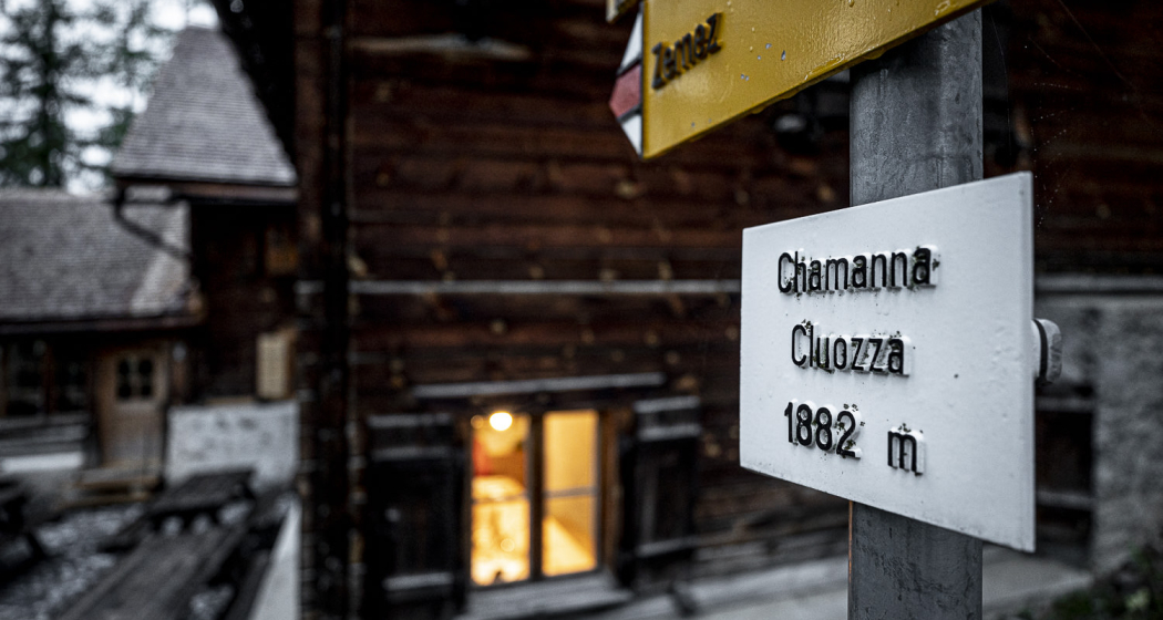 Aussichtsreiche Wanderung auf dem Nationalpark Panoramaweg nach Zernez (oua_73860970_image) Aussichtsreiche Wanderung auf dem Nationalpark Panoramaweg nach Zernez (oua_73860970_image)