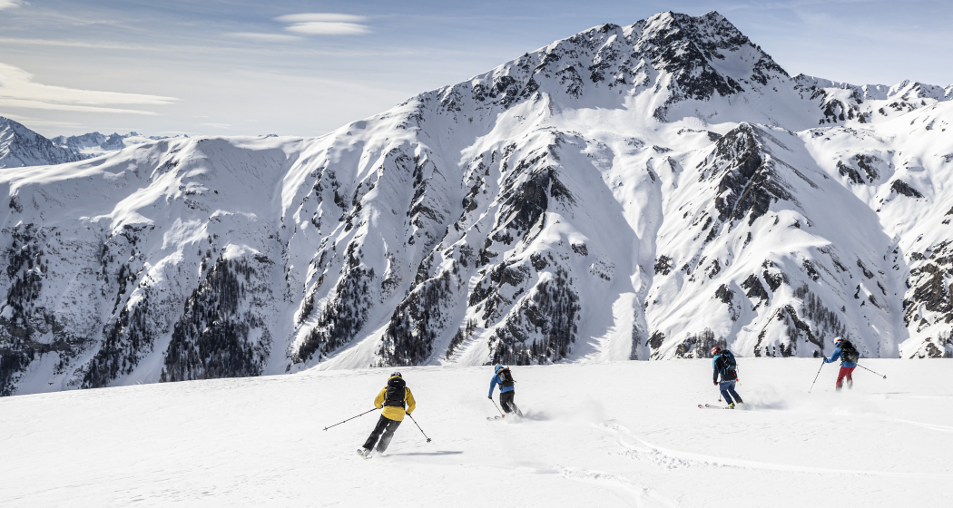 Aussichtsreiche Abfahrt vom Piz Cotschen Aussichtsreiche Abfahrt vom Piz Cotschen