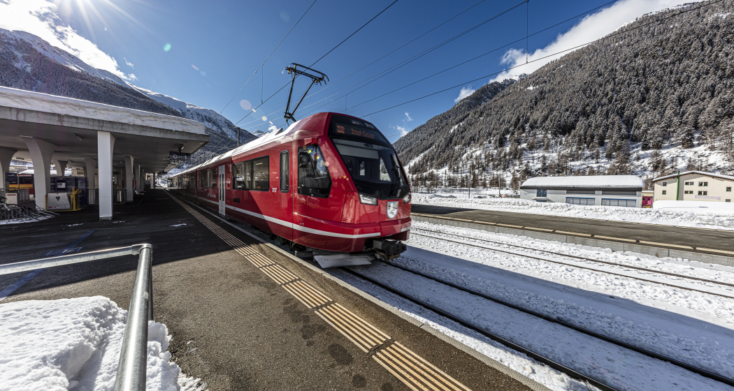 Der Bahnhof Zernez im Engadin. Der Bahnhof Zernez im Engadin.