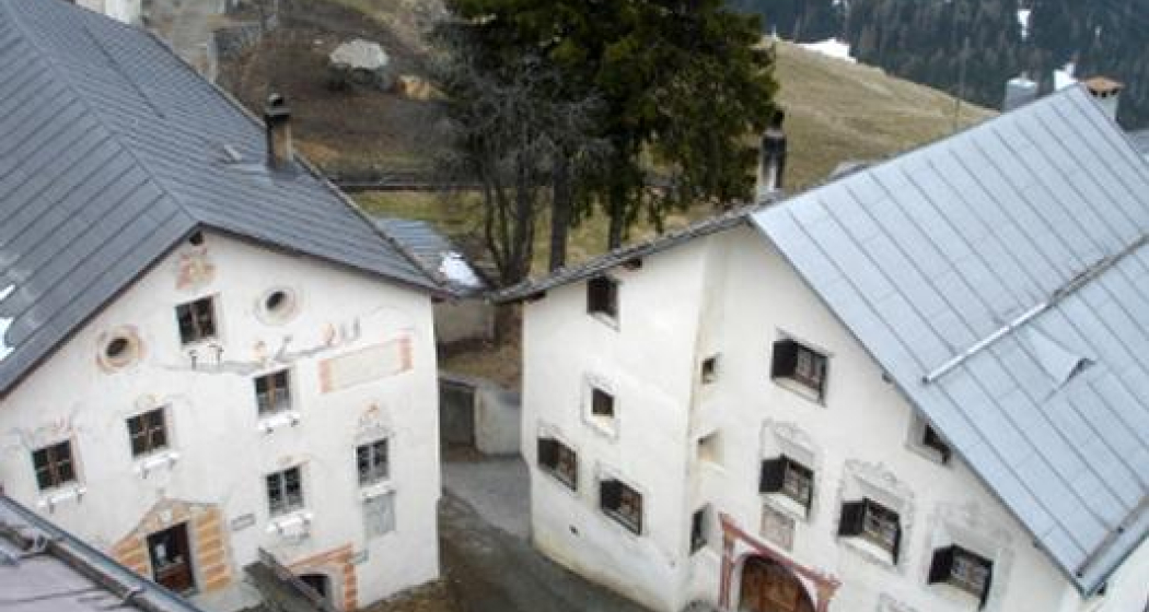 chasa settanta mit Nachbarhaus chasa settanta mit Nachbarhaus