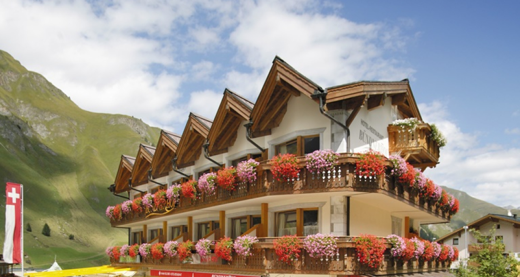 Bündnerhof im Sommer Bündnerhof im Sommer