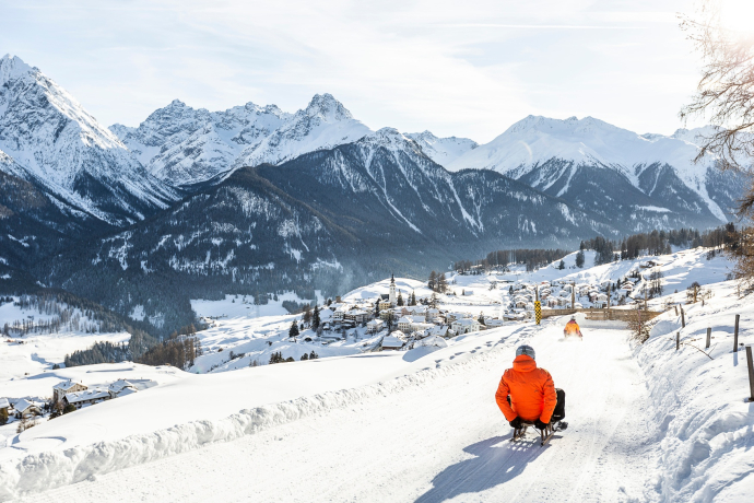Parfois rapide, parfois un peu plus tranquille, la descente de la montagne se fait de Prui à Ftan.