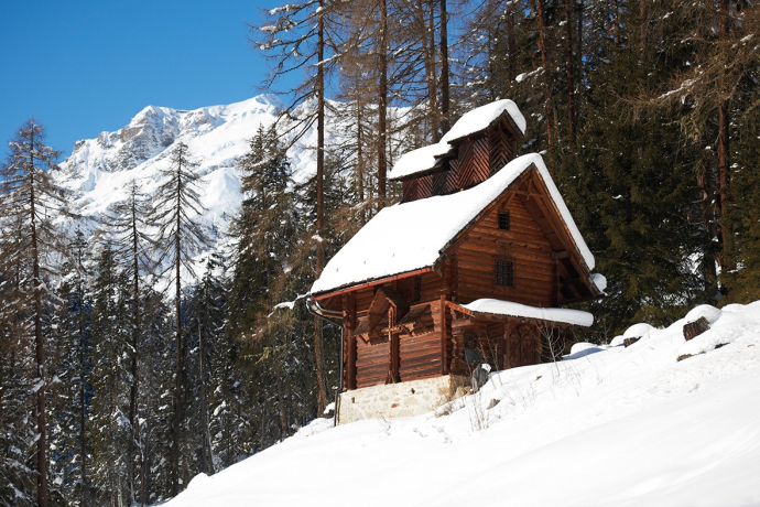 Kapelle Mengelberg an einem sonnigen Wintertag Kapelle Mengelberg an einem sonnigen Wintertag