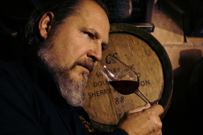 HighGlen Whisky Distillery (oua_64014981_image)