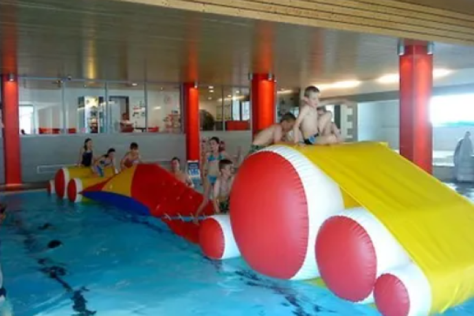 Spielnachmittag im Familienbad (gdl_828838732_image)