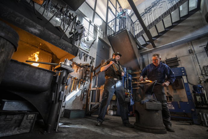 Visite guidée de la production de couteaux (gdl_836761232_image)