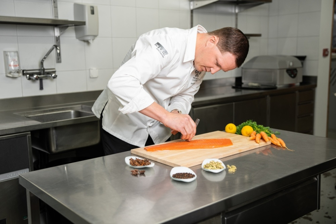 Kochkurs mit Dario Cadonau zum Thema "Fisch- und Krustentiere" (gdl_898973122_image)