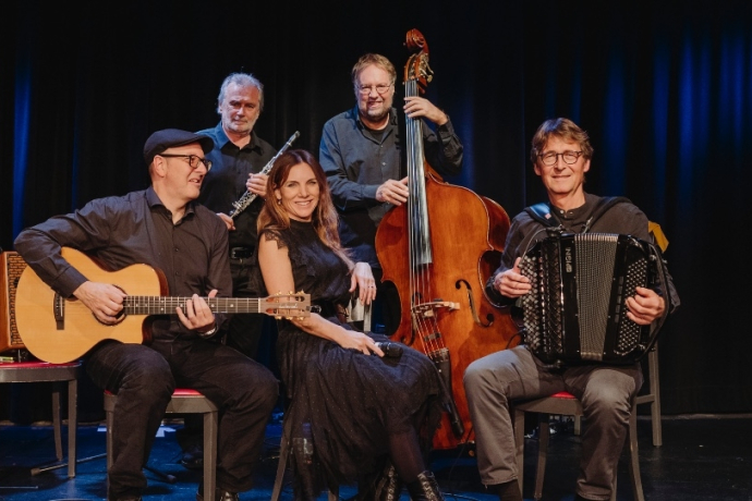 Konzert in der Kirche Sent | ENSEMBLE AMÜSET: «VOILÀ» (gdl_903709507_image)