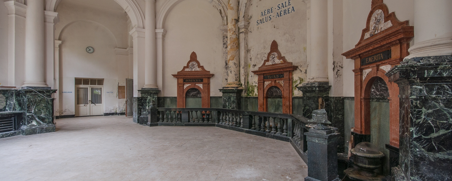 Der Quellenraum der Trinkhalle Büvetta Tarasp in Nairs © saturaworld photography