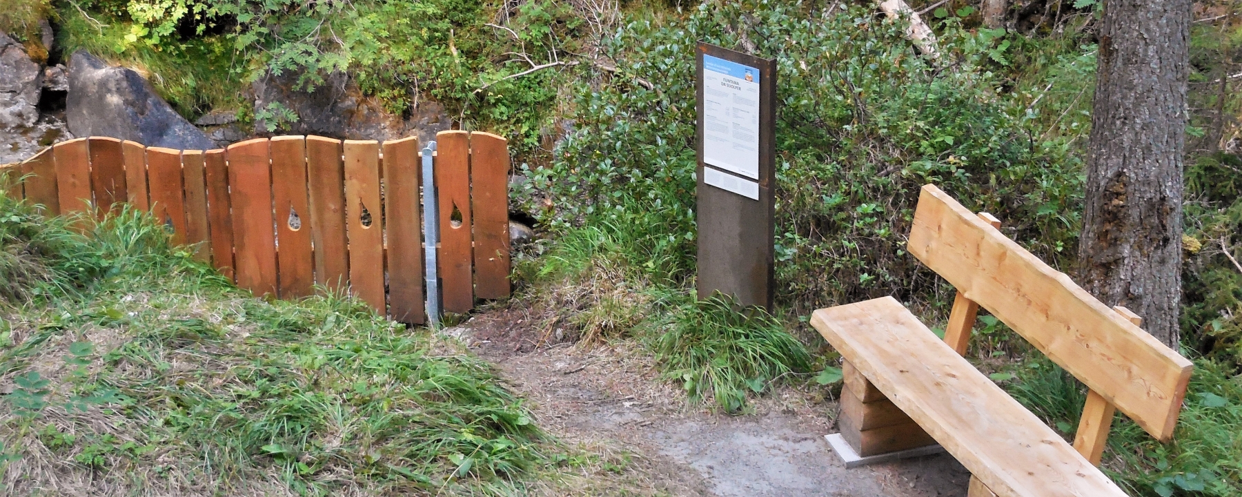 Informationstafel der Funtana da Suolper – Mineralwasserwege Scuol
