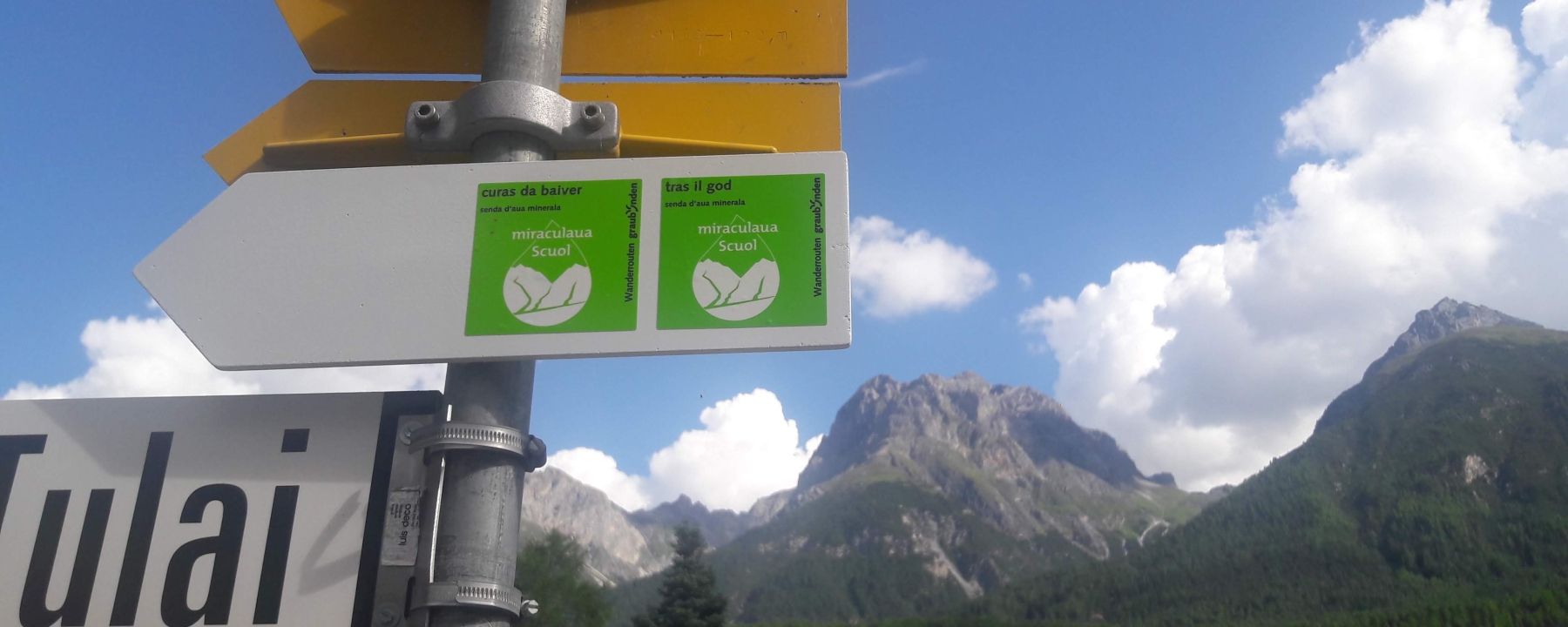 Wegweiser der Mineralwasserwege Scuol – Engadin Scuol Zernez