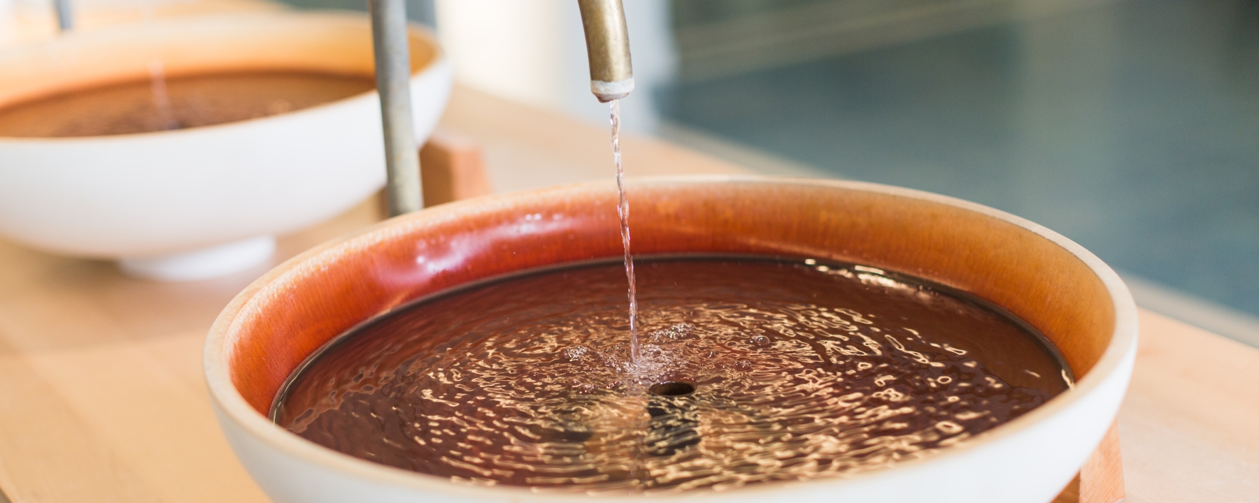Mineralwasser degustieren im Bogn Engiadina.
