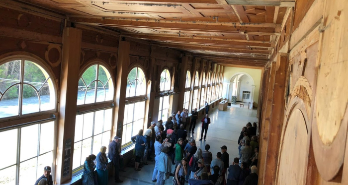 Brunnenfest / Festa da Funtanas Tarasp – Trinkhalle "Büvetta Tarasp" in Nairs