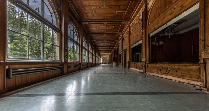 Wandelhalle der Büvetta Tarasp - Nairs - Engadin Scuol Zernez - Oliver Gutfleisch