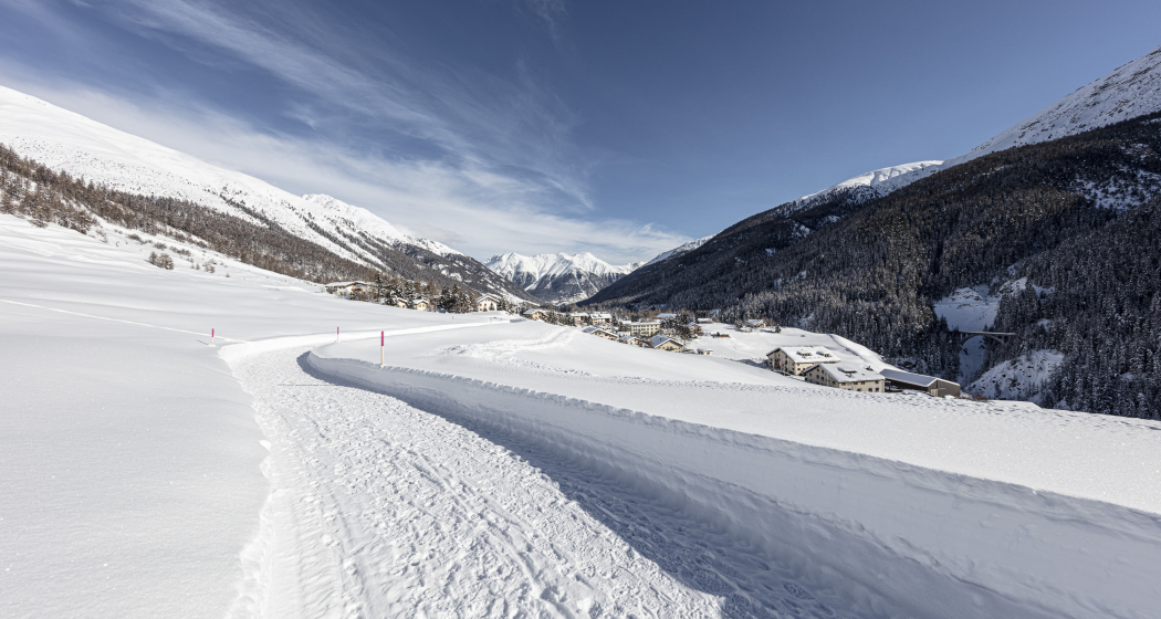 Winterwandern in Brail, Engadin Winterwandern in Brail, Engadin