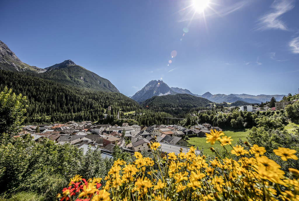 Dorf Scuol im Unterengadin
