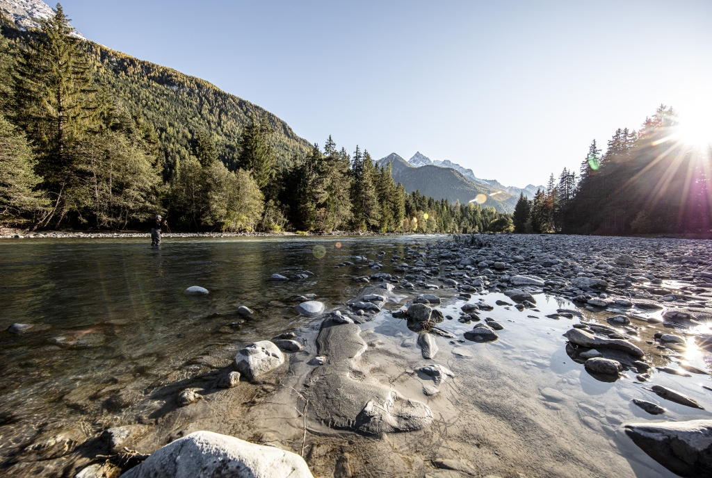 Fischer am Inn im Engadin