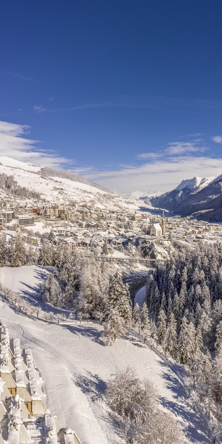 Engadinerdorf Scuol im Winter