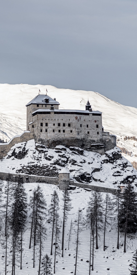 Schloss Tarasp im Winter