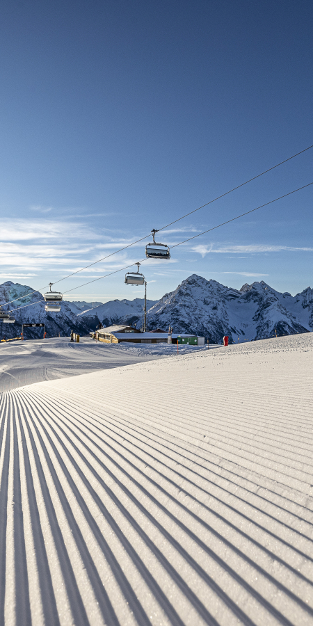 Offene Pisten und Anlagen im Wintersportgebiet Motta Naluns.