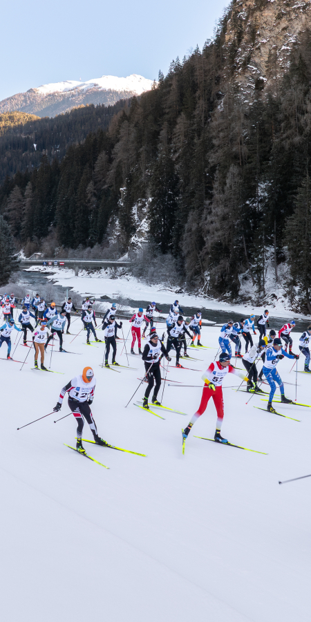 Der Start des 51. Passlung 2026 in Martina, Schweiz.