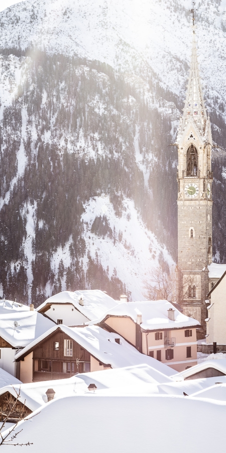 Dorf Sent, Unterengadin, im Winter Dorf Sent, Unterengadin, im Winter