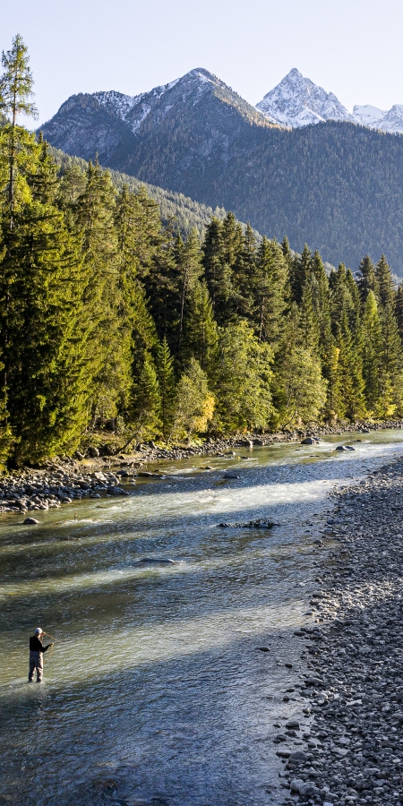 Fliegenfischen am Inn bei Ramosch