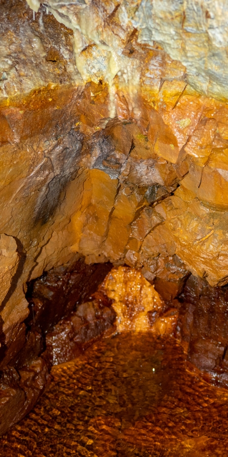 Sotsass-Quelle von innen – Mineralwasserwege Scuol – Dominik Täuber