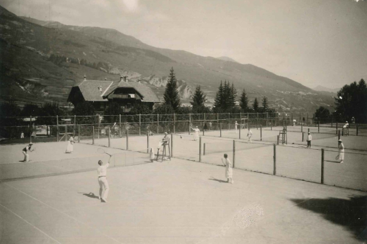 Tennisplatz in Vulpera.