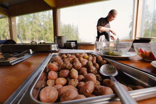 Gerichte mit frischen Kartoffeln direkt vom Feld. Foto: Michelle Zbinden Gerichte mit frischen Kartoffeln direkt vom Feld.