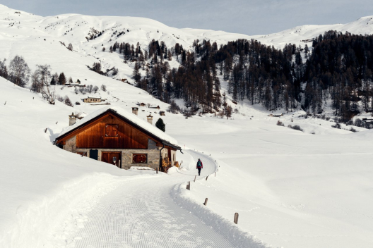 Via Engiadina Winter, Guarda. Thalia Wuensche Via Engiadina Winter, Guarda. Thalia Wuensche